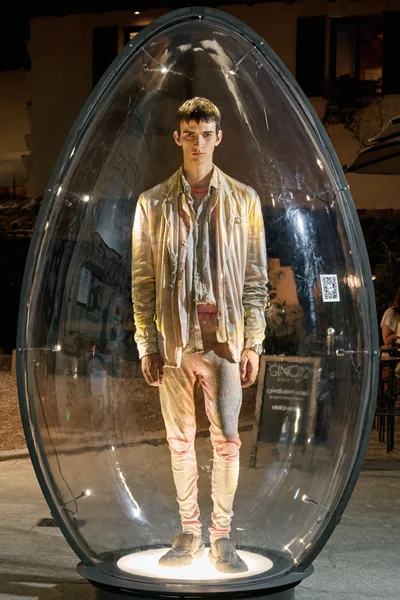 Look 40